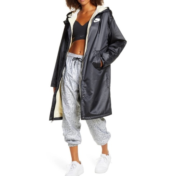 Nike Jackets & Blazers - Nike Sportswear women’s Sz XL LONG SHERPA Lined PARKA COAT JACKET